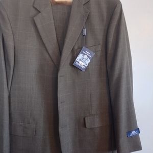 MEN'S 100% WOOL 3-BUTTON SUIT...